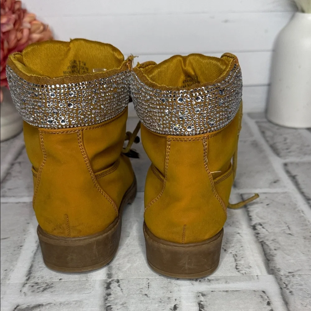 MIA bold mustard